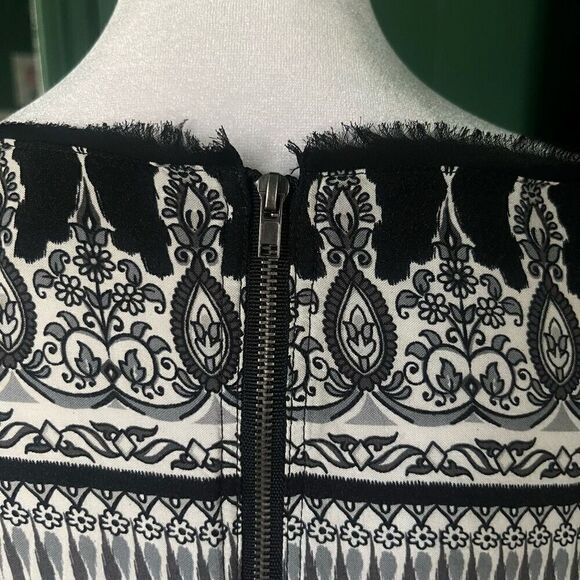 Torrid Plus Size 1X Black/White/Gray Abstract Full Skirt Short Sleeve Dress - Picture 9 of 13